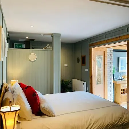 O' Carroll's Cove - Cove Apartment *